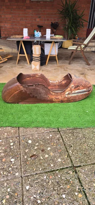 Antiguo sidecar oxidado