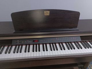 Piano Electrónico Yamaha Clavinova CLP-120