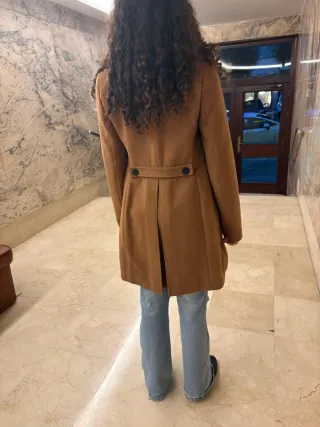 Abrigo Zara Talla M Marrón