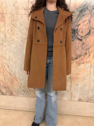 Abrigo Zara Talla M Marrón