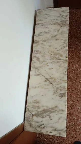 Recibidor de madera y mármol. Último precio