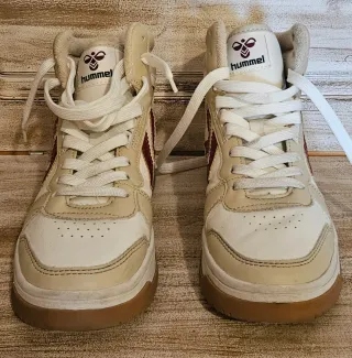 Zapatillas Hummel Beige y Rojo Talla 37