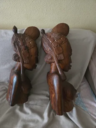 Figuras de Caoba Africana (Pareja)