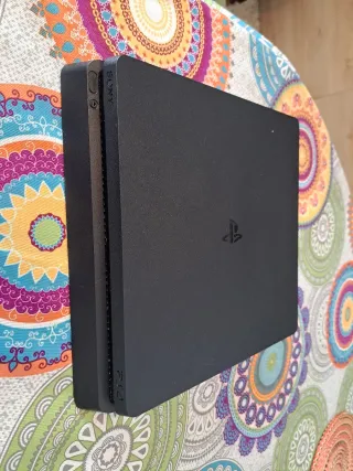 PS4 Slim 1TB + 2 Mandos y Cables