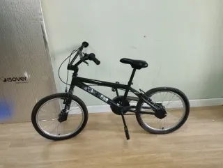 Bicicleta BMX Negra