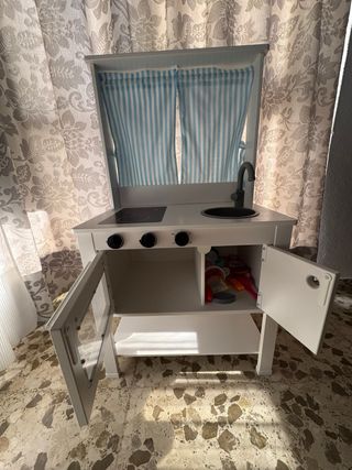 Cocina de juguete blanca