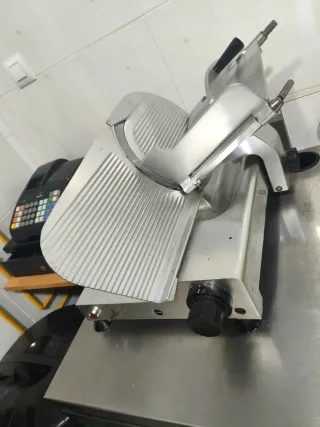 Cortadora de fiambres profesional