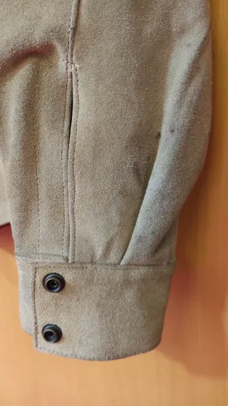 Chaqueta de piel gruesa beige y marrón