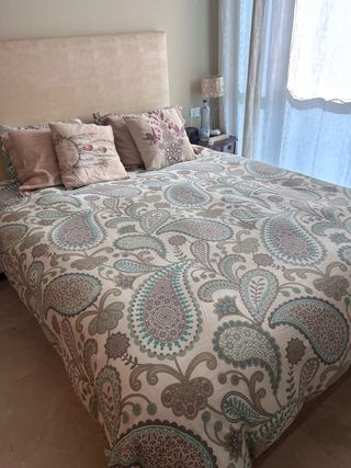 Colchón y canapé como nuevos. Se venden los dos