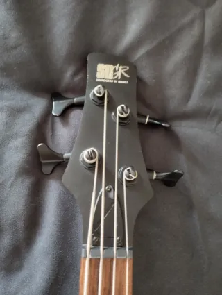 Bajo Ibanez SR600