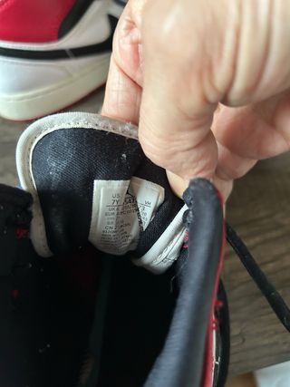 Nike Air Jordan 1 Rojas y Blancas