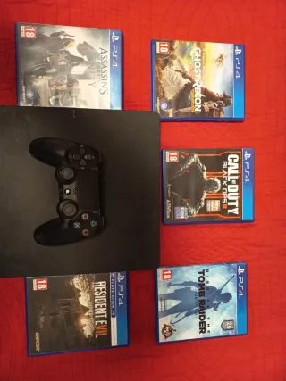 Consola PS4 + 8 Juegos
