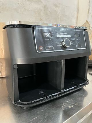 - Ninja Foodi Freidora de aire con compartimento