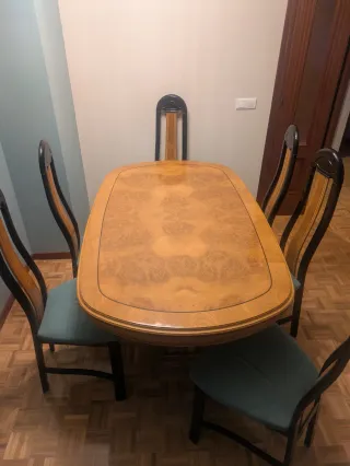 Mesa de comedor con 6 sillas