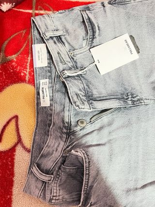 Vaqueros Pull&Bear grises rectos