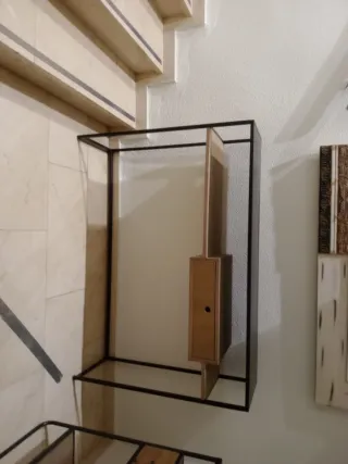 Consola metálica y madera