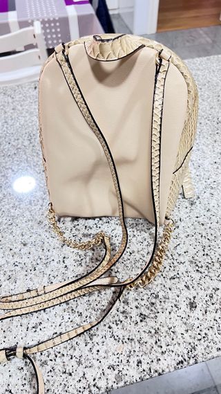 Mochila Victoria's Secret Beige Dorada Piel Serpie