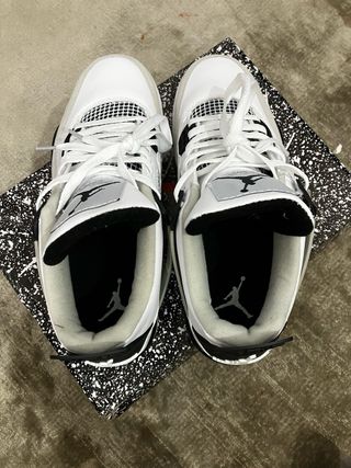 Jordan 4 Retro