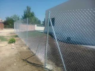 Valla de torsión simple metálica