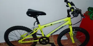 Bicicleta BMX amarilla