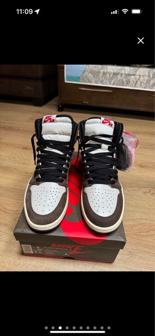 Jordan 1 High Travis Scott Marrón/Blanco SON FAKE