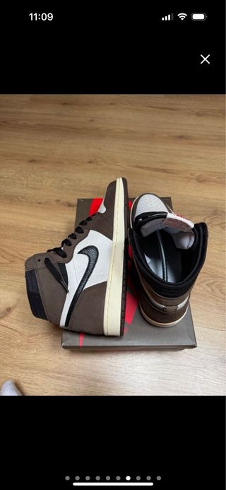 Jordan 1 High Travis Scott Marrón/Blanco SON FAKE