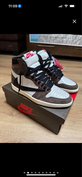Jordan 1 High Travis Scott Marrón/Blanco SON FAKE