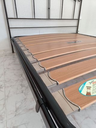 Conjunto de cama hierro forjado y banco pie