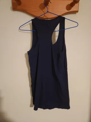 Camiseta azul sin mangas