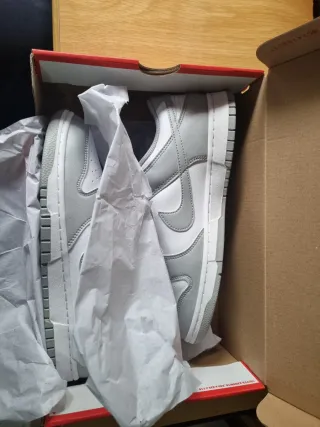 Nike Dunk Low Retro Hombre Gris Blanco