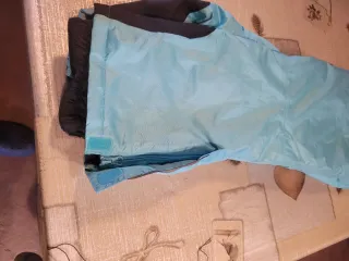 Pantalón de nieve azul con tirantes