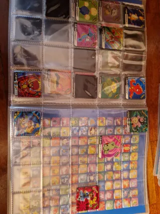Álbum Pokémon Staks con 72 imanes