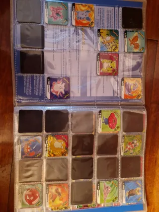 Álbum Pokémon Staks con 72 imanes