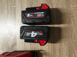 Carregador Milwaukee M12-18FC e Baterias