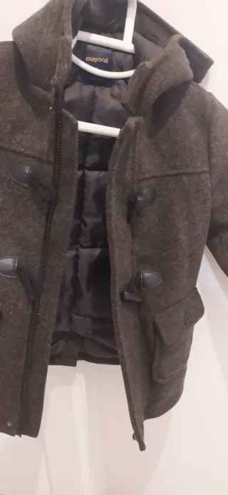 Abrigo niño Mayoral talla 4. 1 puesta