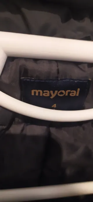Abrigo niño Mayoral talla 4. 1 puesta