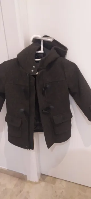 Abrigo niño Mayoral talla 4. 1 puesta