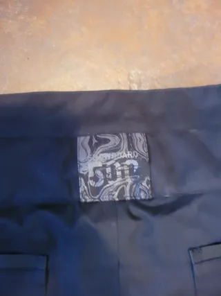 Pantalón de Nieve y Esquí Negro totalmente nuevo.