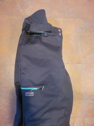 Pantalón de Nieve y Esquí Negro totalmente nuevo.