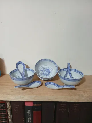 Juego de 4 cuencos y 4 cucharas