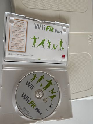 Tabla Wii Balance Board + Wii Fit Plus – original