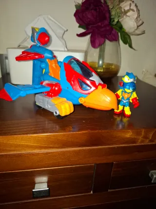 Superthings - Vehículo y Figura