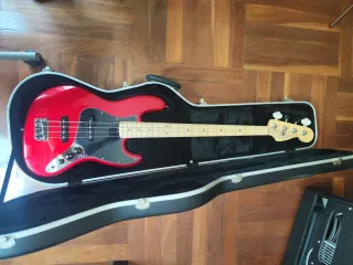 Fender Jazz Bass USA + funda dura