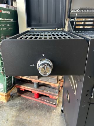 Barbacoa Negra Metal y Plástico