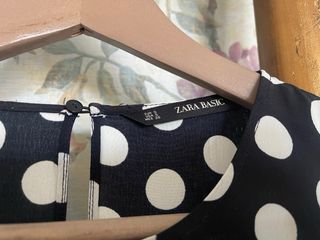 Blusa Zara volantes lunares talla S