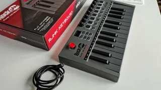 Controlador MIDI RockJam RJMK-25