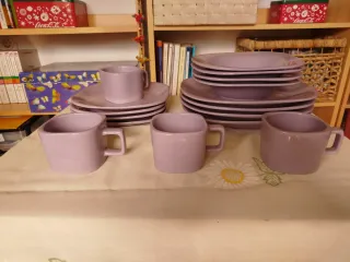 Vajilla púrpura de cerámica