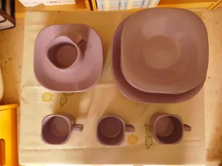 Vajilla púrpura de cerámica