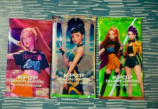 Lote Muñeca K-Pop, Llavero y Sorpresas