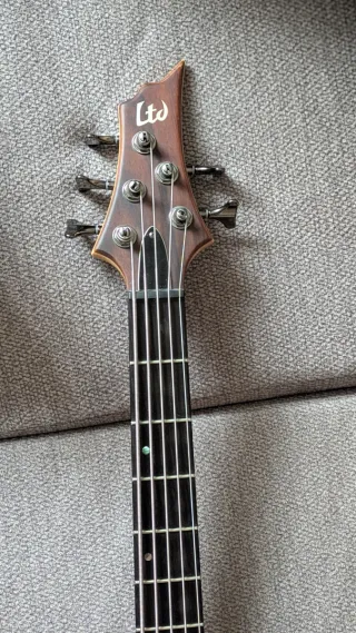 Bajo LTD ESP F-5E NS 5 cuerdas